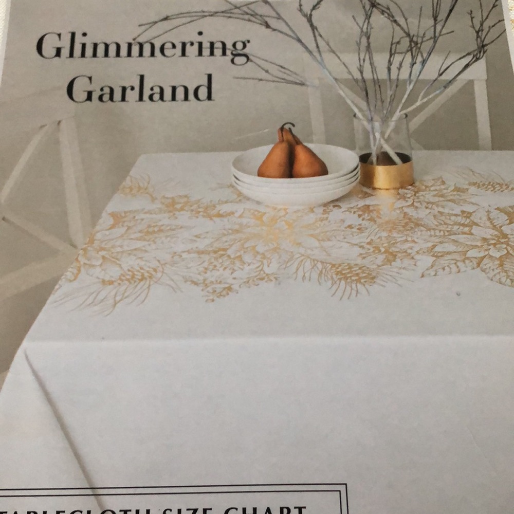 Glimmering Garland Gold accent tablecloth